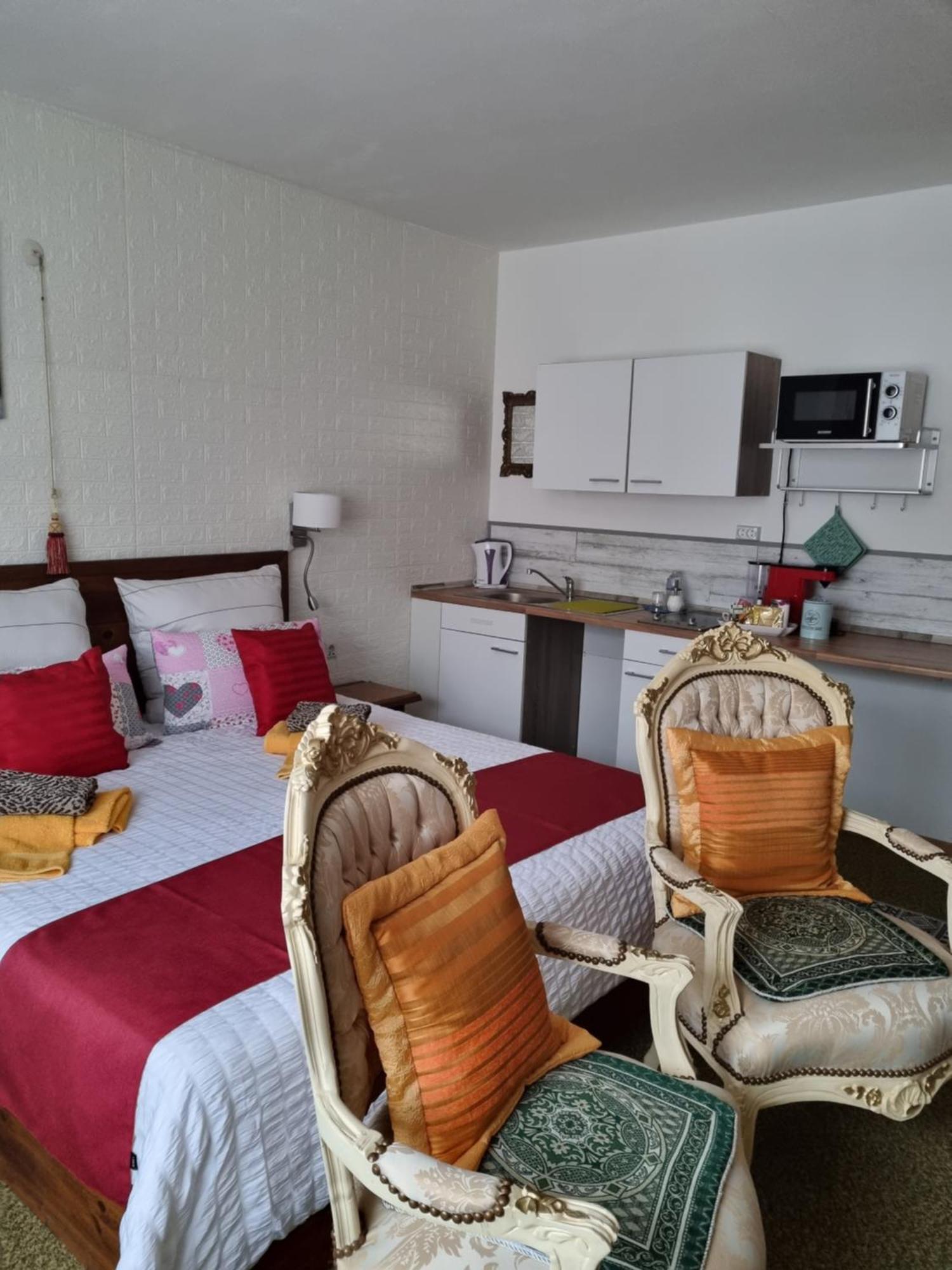 Haus Isabella Apartment Lutzerath ภายนอก รูปภาพ